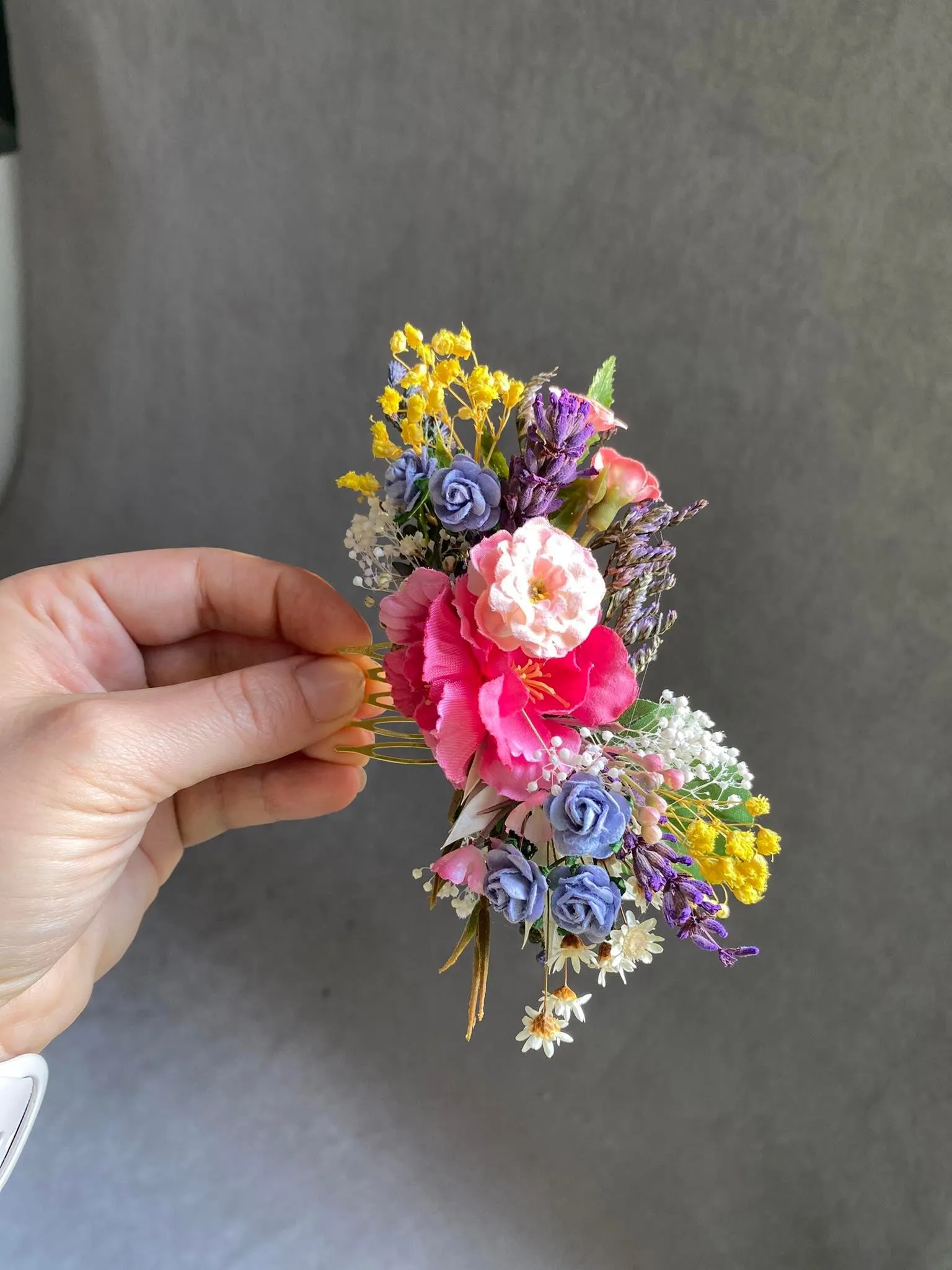 Colourful flower hair comb