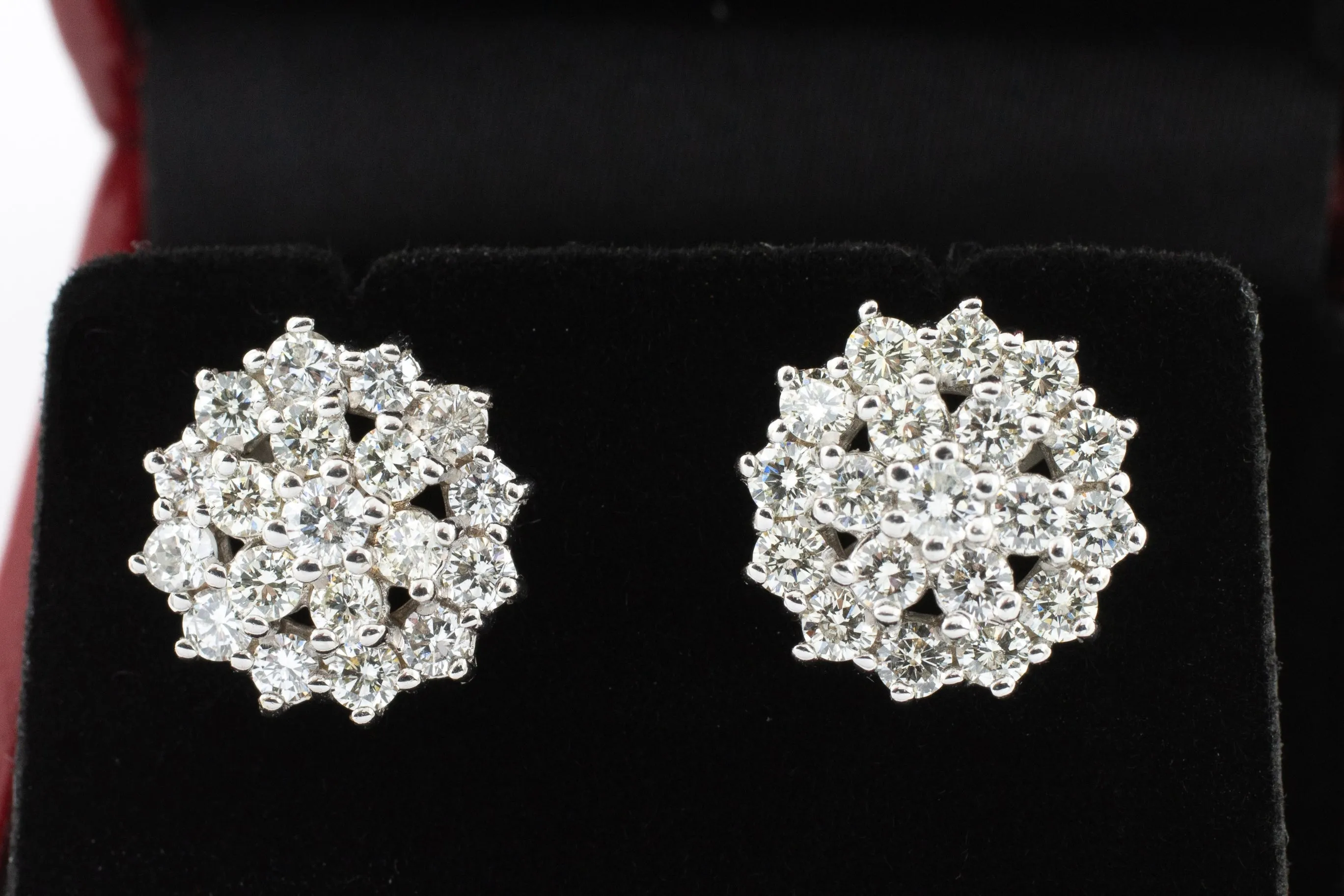 Diamond cluster studs in 18 carat gold