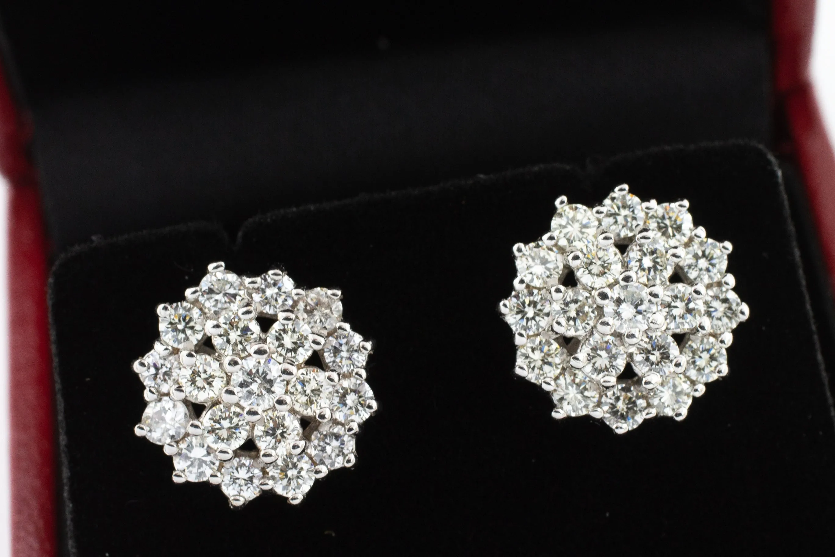 Diamond cluster studs in 18 carat gold