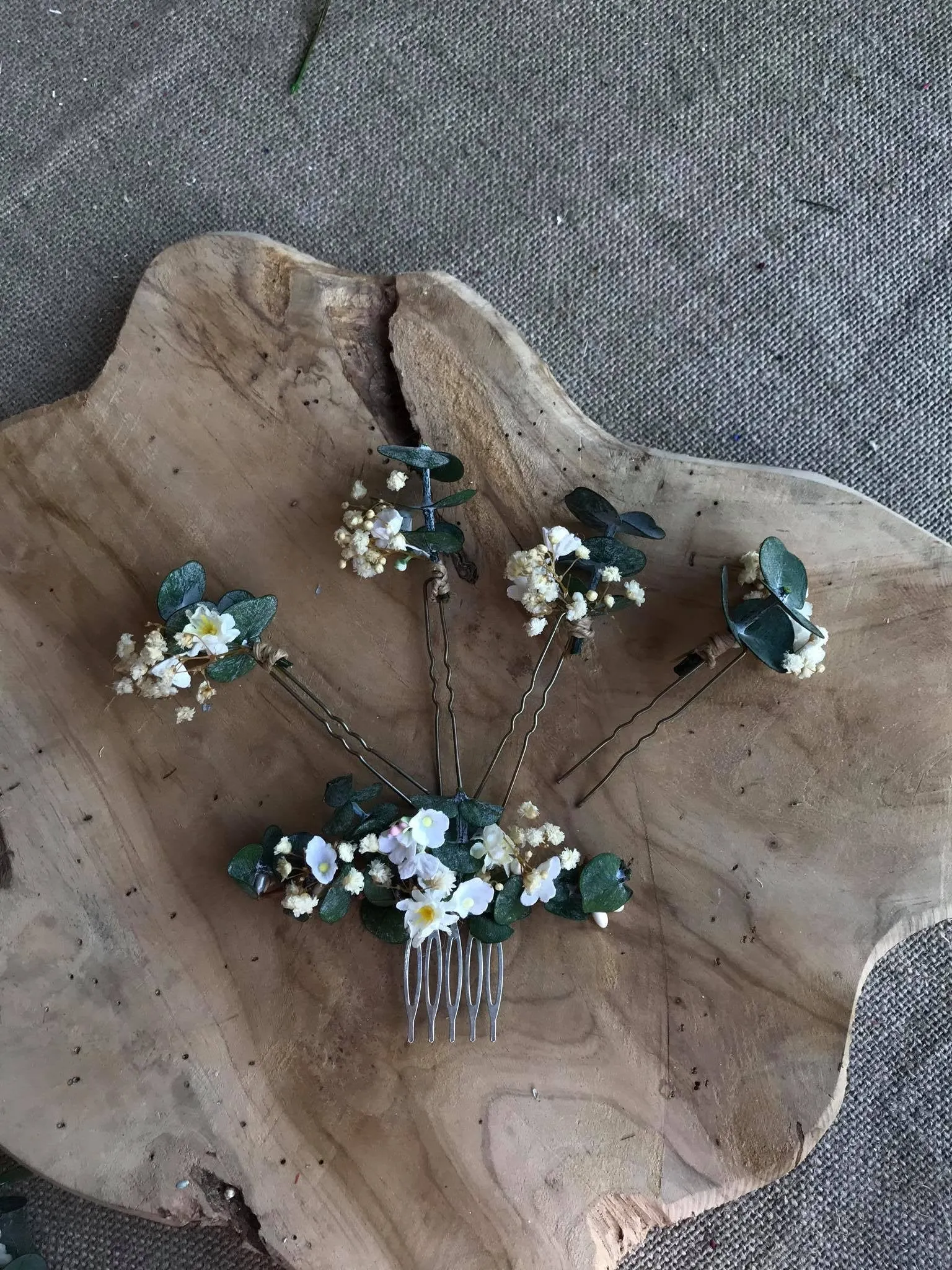 Greenery wedding hair pins Eucalyptus and Baby's breath flower pins Flower jewellery Wedding accessories Hair flowers Bridal hair pins Handmade Green hair pin