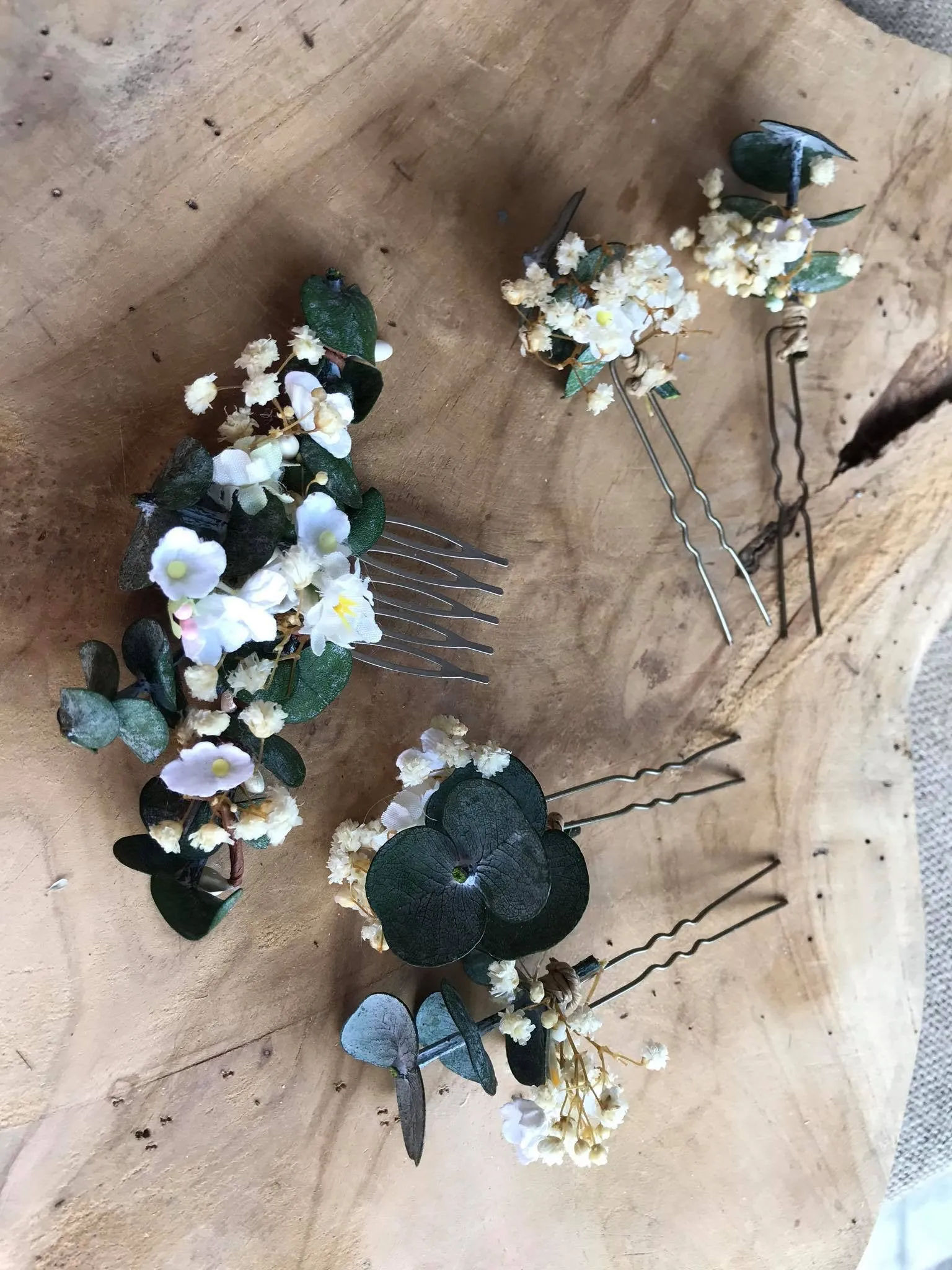 Greenery wedding hair pins Eucalyptus and Baby's breath flower pins Flower jewellery Wedding accessories Hair flowers Bridal hair pins Handmade Green hair pin