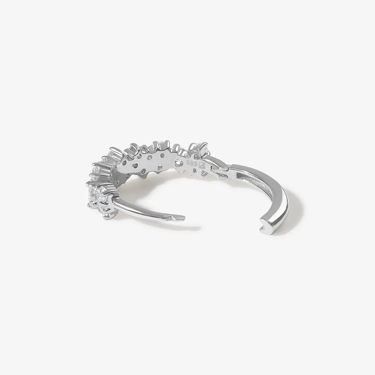 Ooyu hoop earring