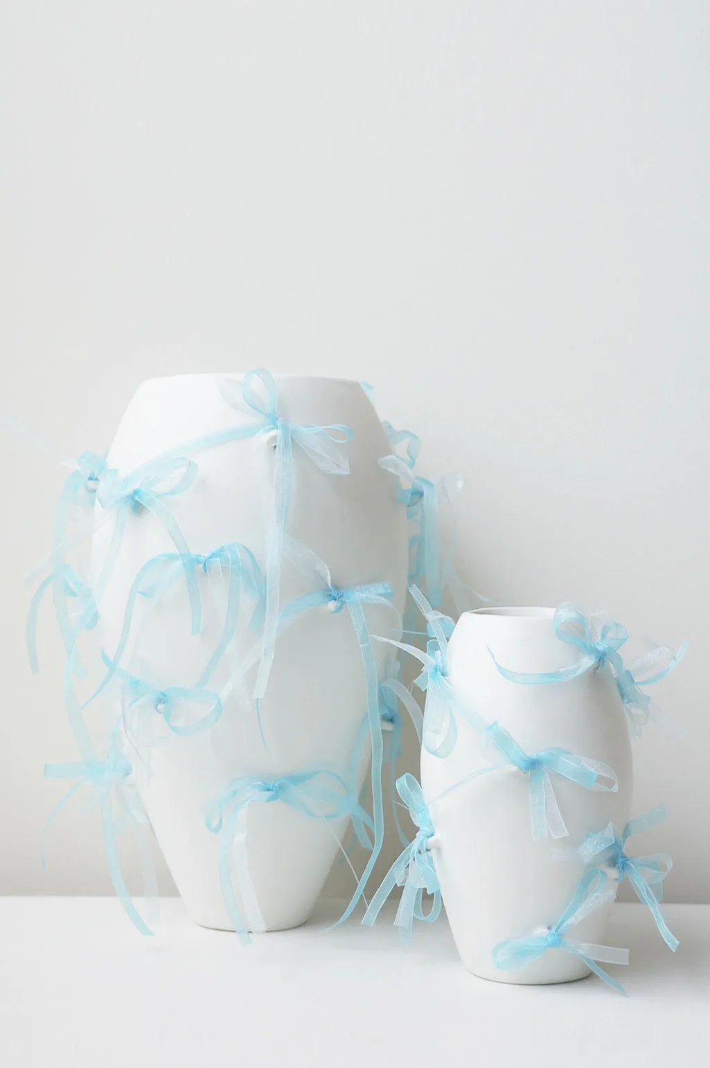 Pearly Pearl - Large Vase In Matte White w/ Organza Ribbon